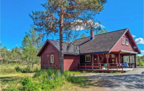 5 Bedroom Lake Front Home In Hornnes